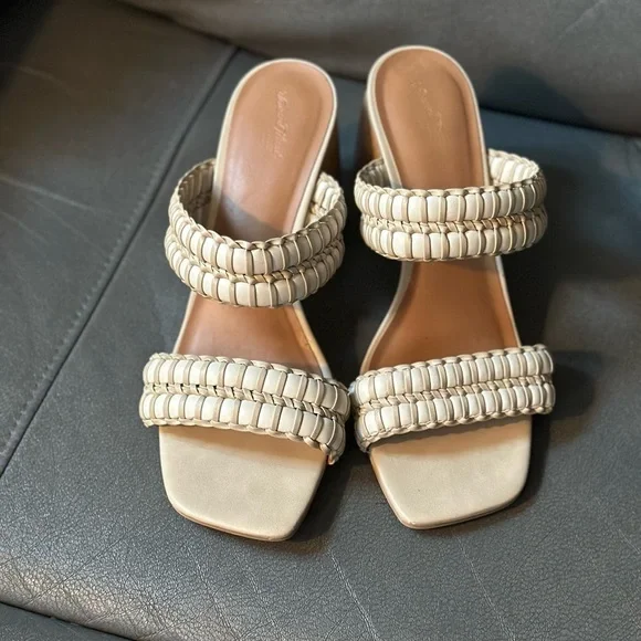 Universal Thread Women's Universal Thread Chunky Block High Slip On - Picture 2 of 5